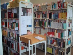 Bild zeigt Ausschnitt der Bibliothek des Verwaltungsgeichts Sigmaringen